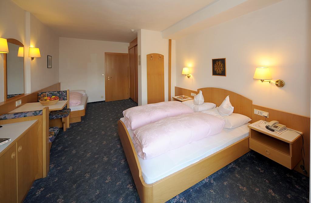 Natz-Schabs Hotel Waldheim חדר תמונה